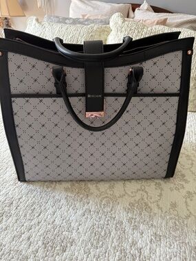 Black and a grey Tote